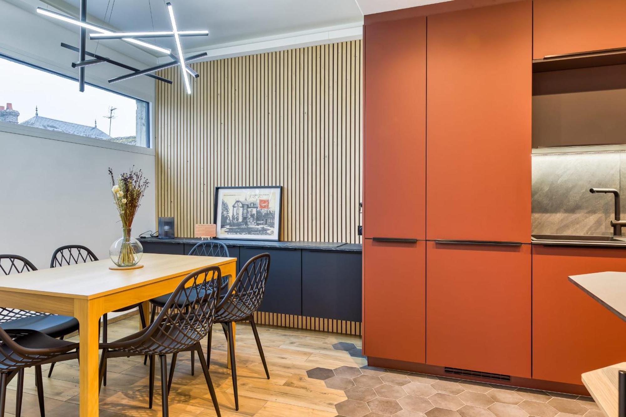 Grand-CouronneRose Ecrin De Charme Avec Parking Terrasse Privee Et Jardin Partageアパートメント エクステリア 写真